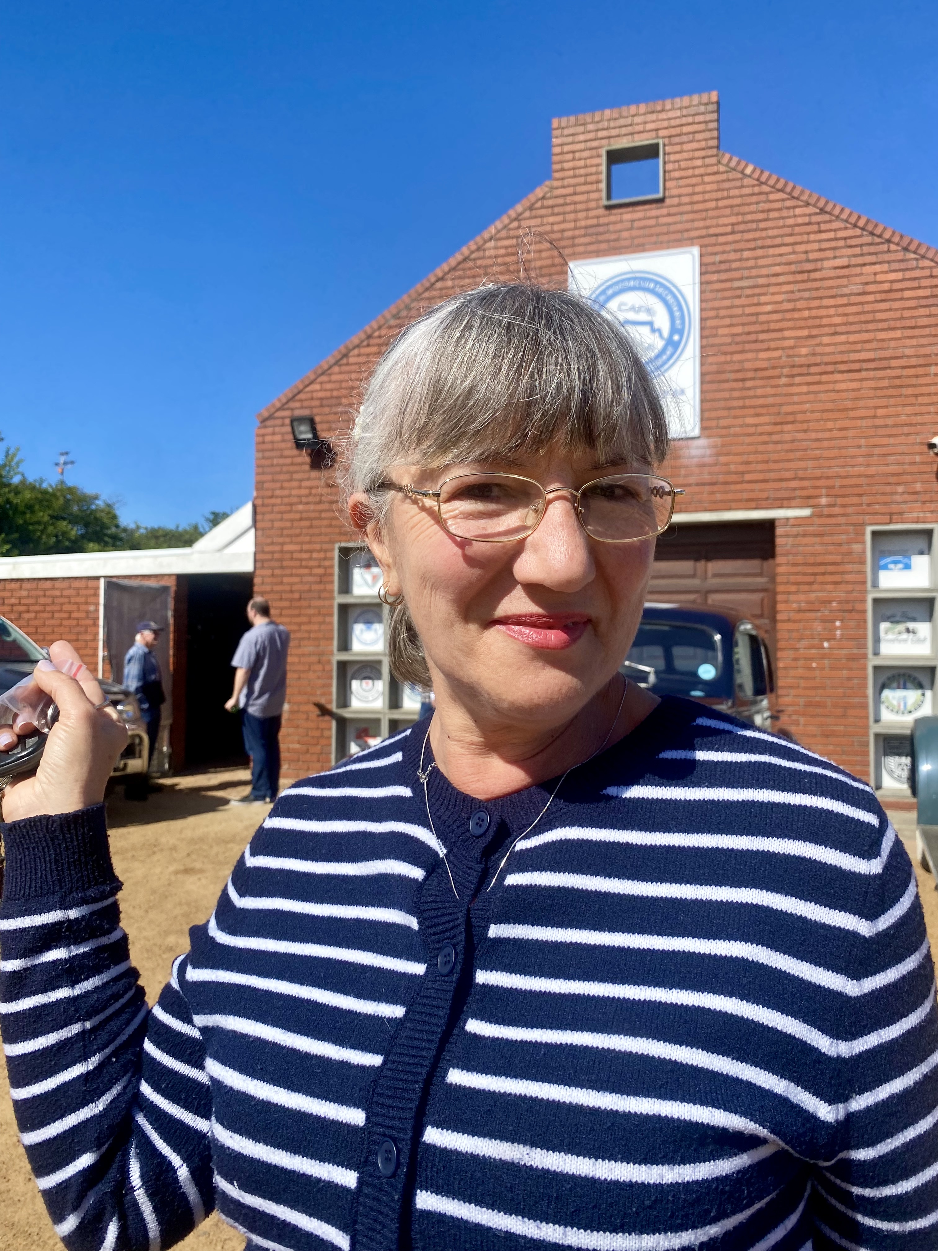 Alternate image text